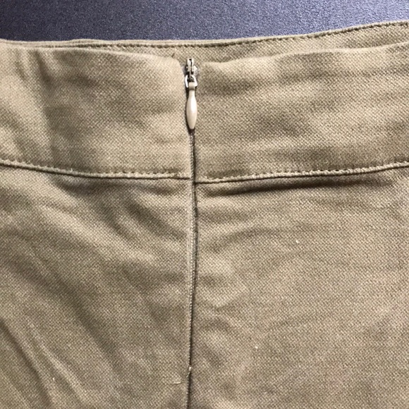 Olive green skirt - Picture 3 of 3